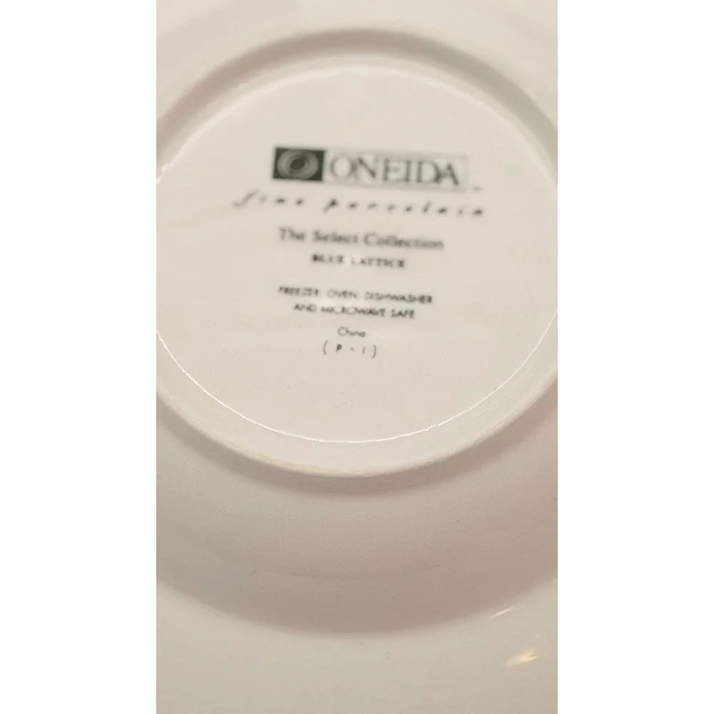 Oneida Blue Lattice Fine Porcelain 8 Inch Dinner Soup Bowls Set of 2 Floral Rim